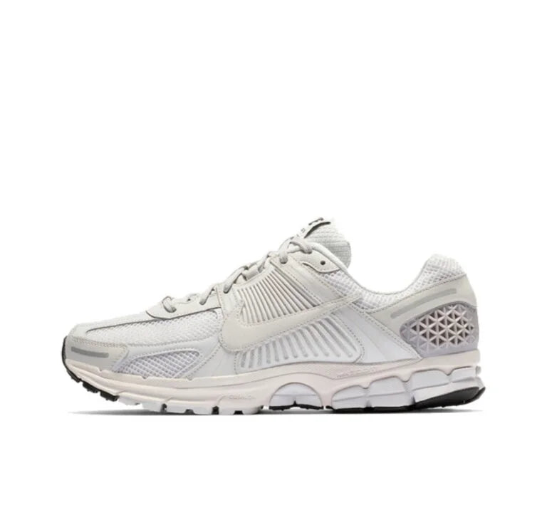 AIR ZOOM VOMERO 5
