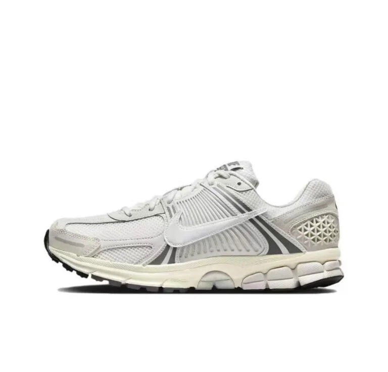 AIR ZOOM VOMERO 5