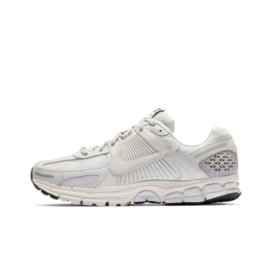 AIR ZOOM VOMERO 5