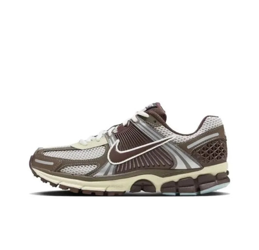 AIR ZOOM VOMERO 5