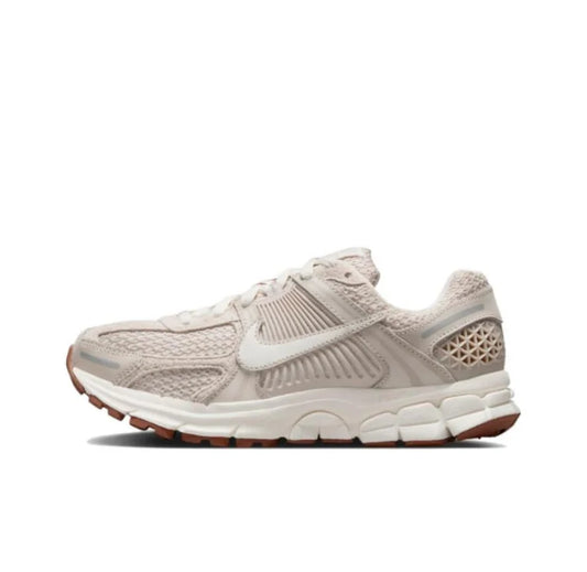 AIR ZOOM VOMERO 5
